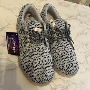 Coodo Light Up Women’s Shoes women’s size 10